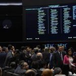 Congresso mantém veto ao reajuste de 6,5% na tabela do IRPF e adia Orçamento