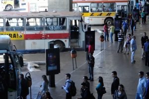 3404240748-rodoviaria-do-plano-piloto-no-df-tinha-onibus-e-vans-nao-regularizados