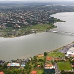 A pergunta não quer calar, a retirada das construções de cercas e outras obras que privatizam a Orla do Lago Paranoá se tornarão uma realidade ou só história de pescador?