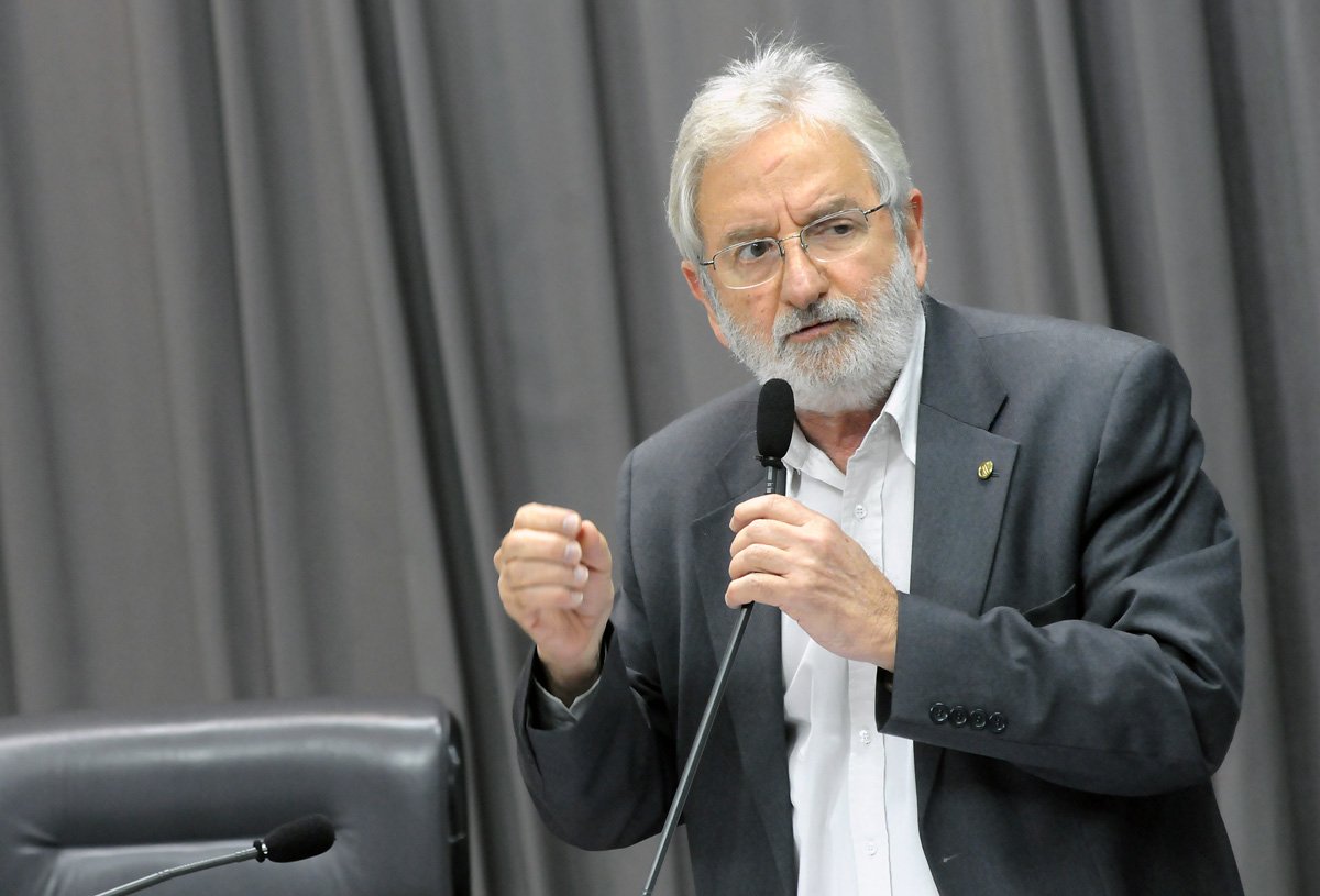 Deputado quer convocar e quebrar sigilos de Cunha na CPI