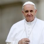 Papa Francisco apela a todas a paróquias para acolherem uma família