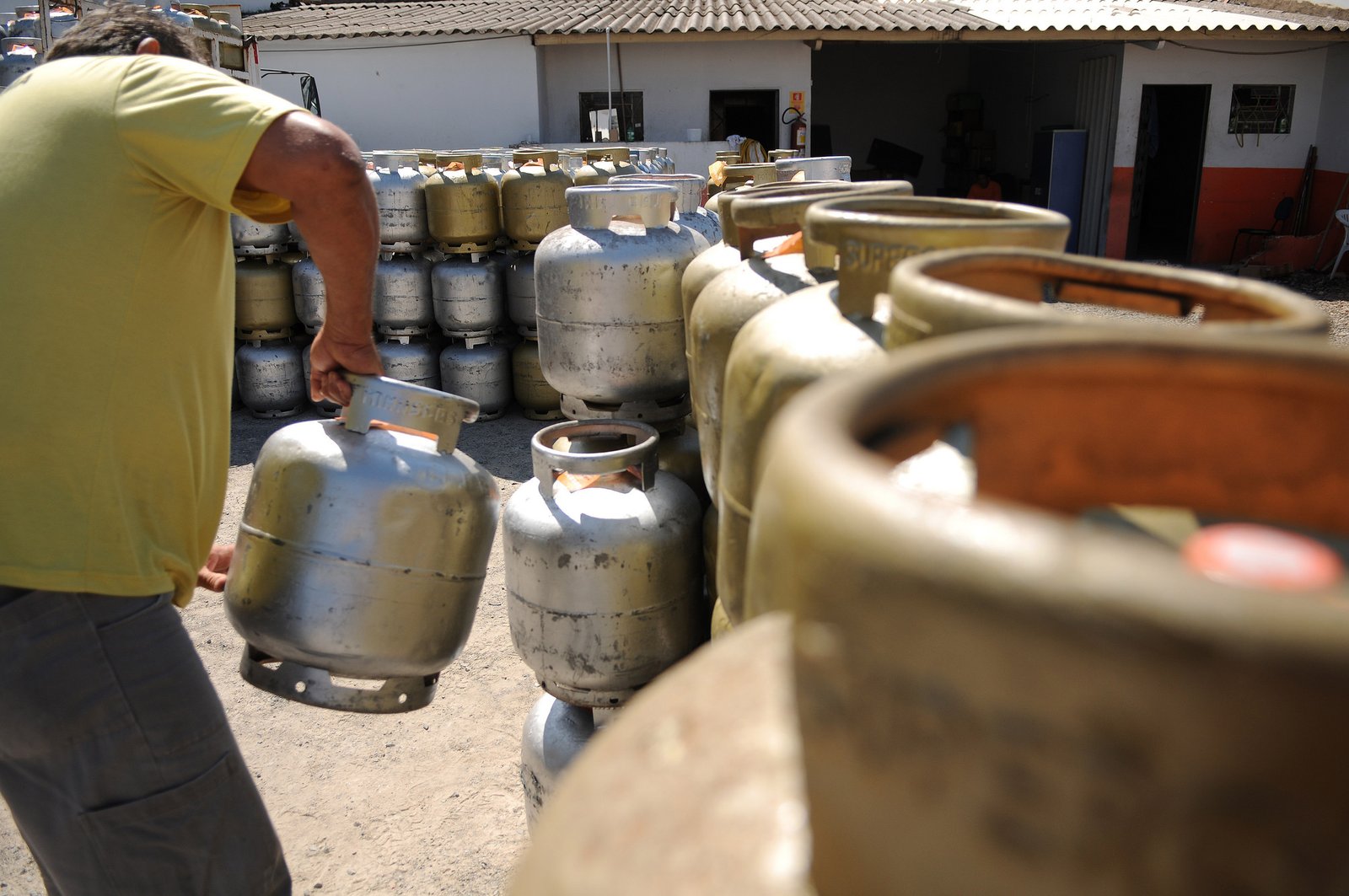 Gás de cozinha puxa a inflação de setembro em Brasília