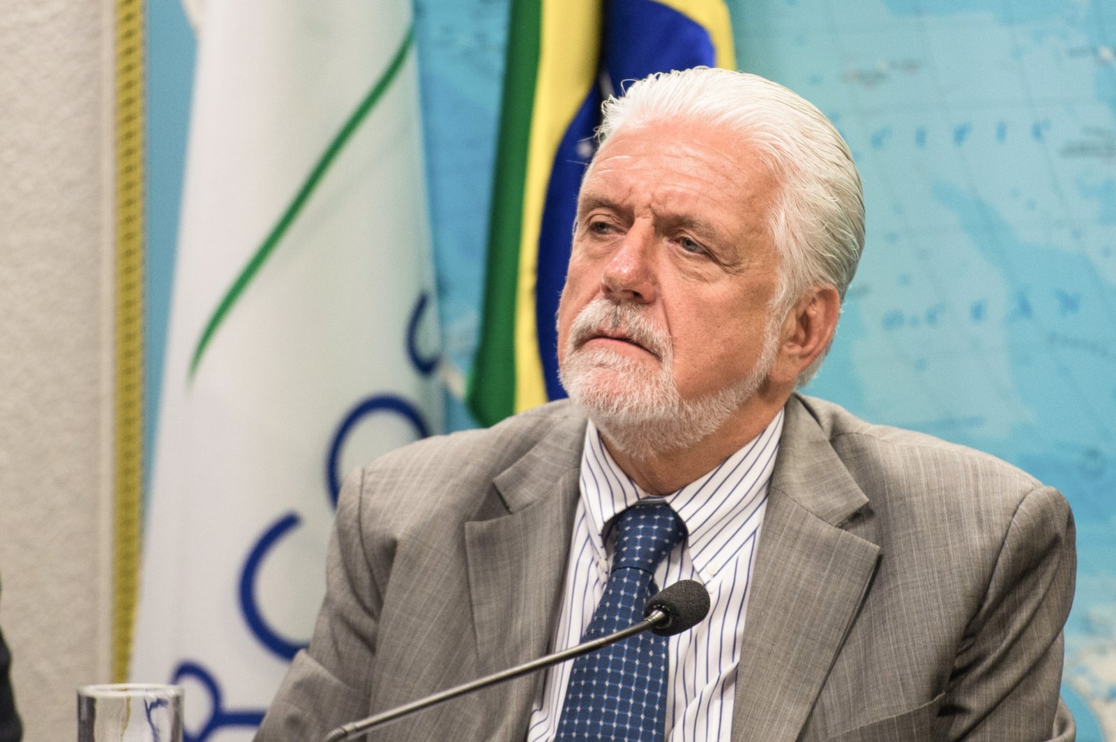 Ministro diz não “ter a ilusão” de apoio de 100% do PMDB