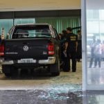 Caminhonete invade Ministério da Fazenda e Polícia Federal faz perícia no local