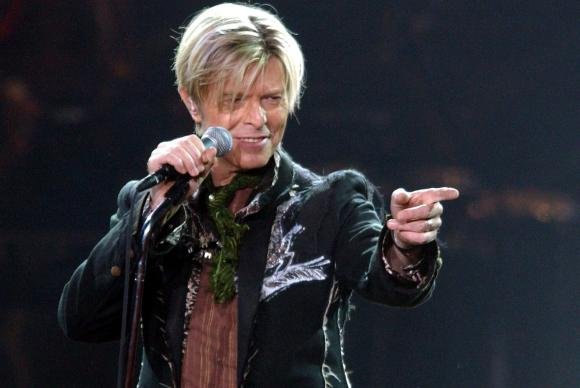 Dois dias após completar 69 anos, morre cantor britânico David Bowie
