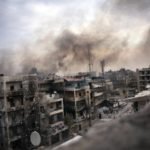 Força Aérea síria bombardeia terroristas em Aleppo