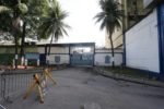 Deputados deixam a cadeia em veículo oficial