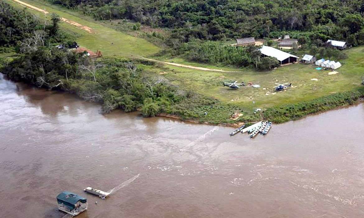 Comunidades ribeirinhas no Amazonas receberam remédios