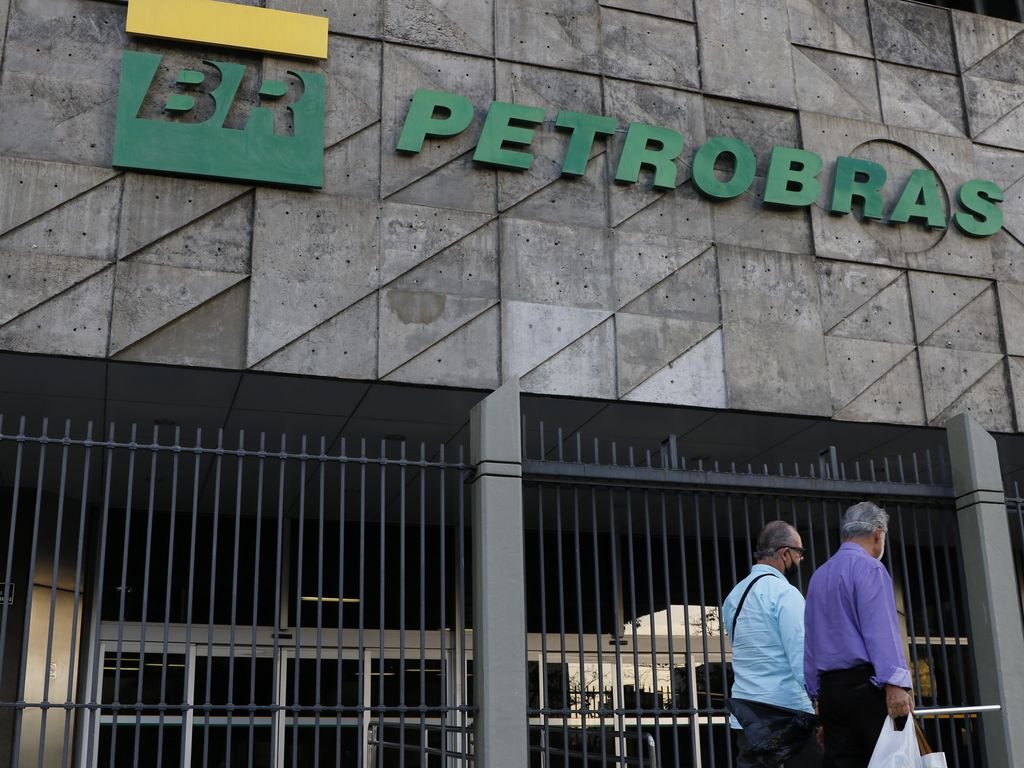 Petrobras encerrará processos de desinvestimento em quatro polos