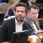 Conselho de Ética da Câmara abre processo contra André Janones