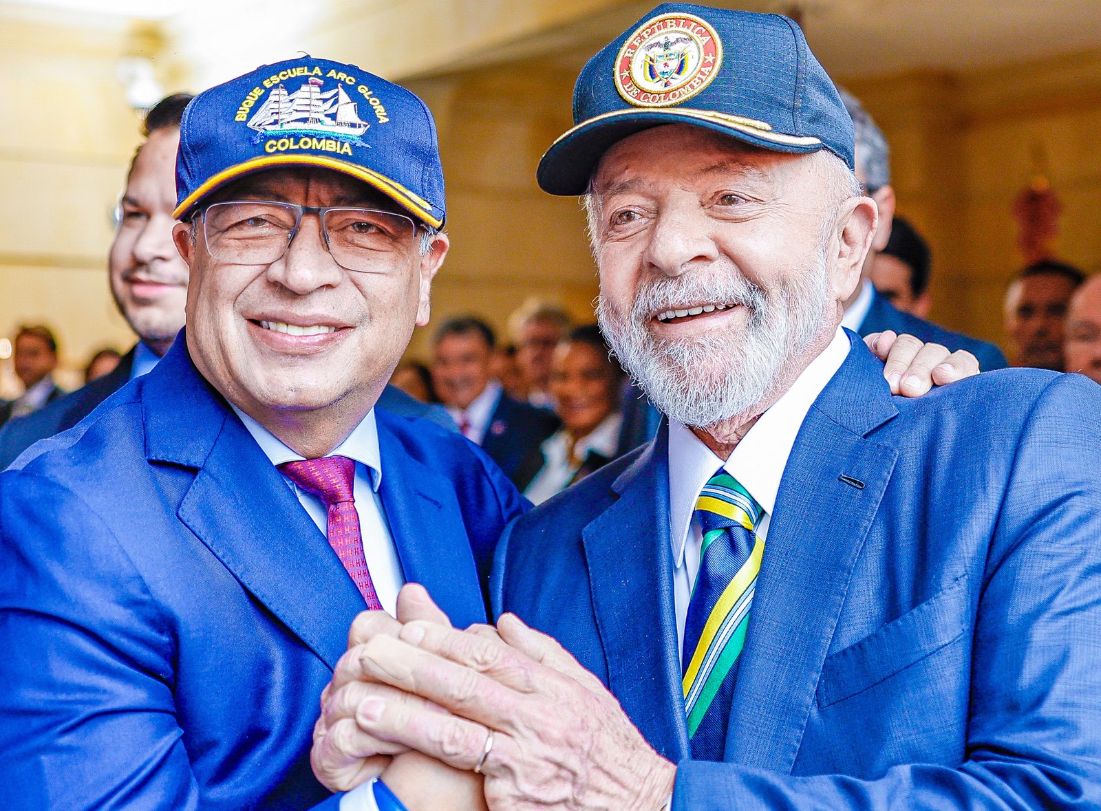 Lula e Petro intensificam diálogo sobre crise na Venezuela após saída do México das negociações