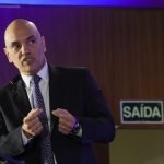 Vazamento de mensagens reacende críticas à atuação de Alexandre de Moraes nas investigações contra Bolsonaro