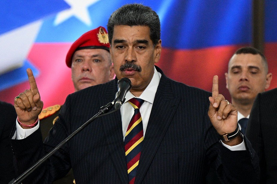 Maduro decreta adiantamento do natal para 1º de outubro na Venezuela