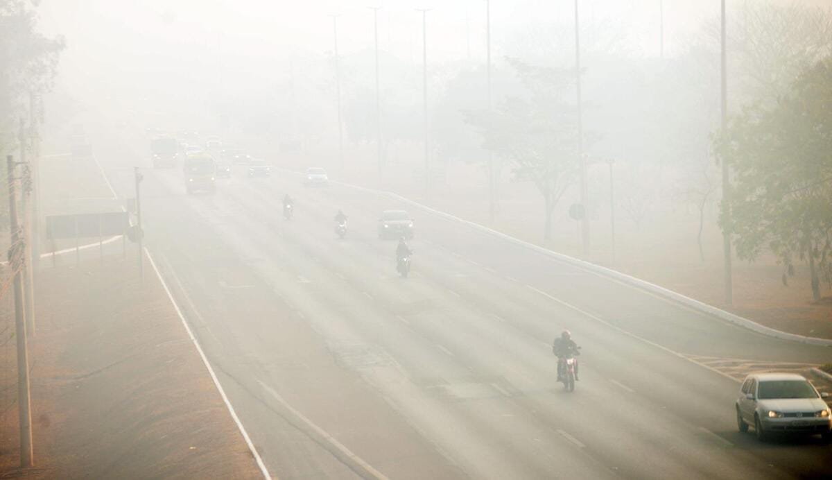 Escolas particulares do DF suspendem aulas devido à fumaça e condições climáticas extremas