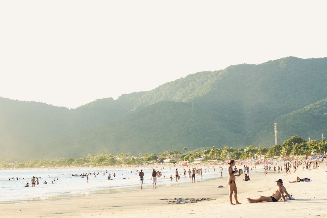 Brasileiro prefere praia como destino de viagem pós-pandemia