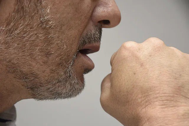 Poluentes na fumaça de queimadas: por que PM2.5, CO, COV e NOx são perigosos para a Saúde
