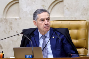 Barroso defende regulamentação das redes sociais como condição para preservar a democracia