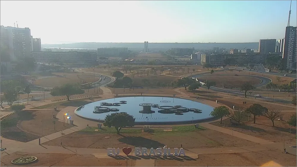 Brasília: mais de 105 dias sem chuva, a capital seca e o descaso político