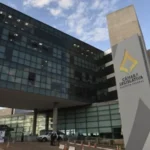 Cartão Uniforme Escolar é aprovado, mas não enfrenta os problemas estruturais da educação no DF
