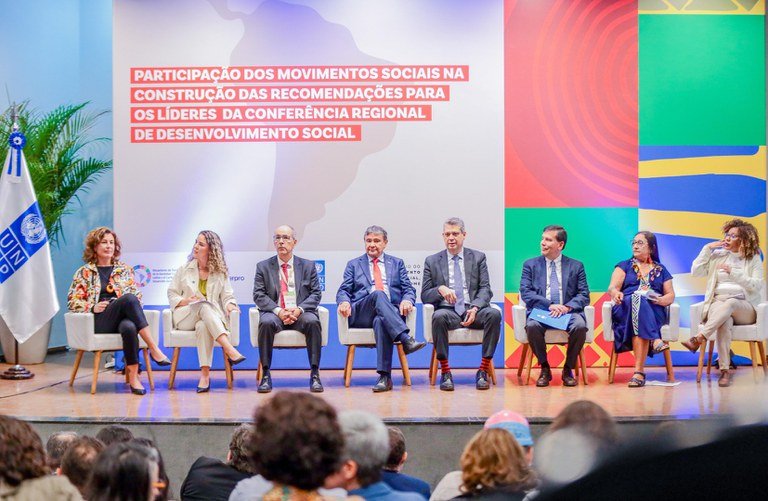 Desenvolvimento social em debate: entre discursos globais e a realidade brasileira