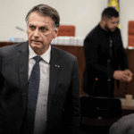 Visitas em prisão domiciliar reforçam influência política de Bolsonaro
