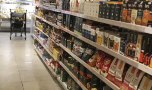 O peso da cesta básica: a face mais dura da desigualdade em Brasília