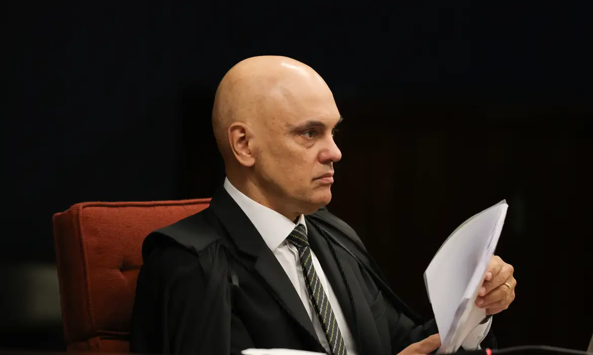 Moraes destitui advogados de réus do Núcleo 2 e reforça controle sobre processos da trama golpista
