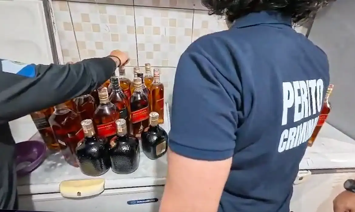 Casos de intoxicação por metanol expõem falhas na fiscalização e descaso com a saúde pública