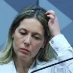 Mulher de ex-procurador-geral do INSS adota silêncio em depoimento crucial da CPMI