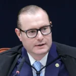 Ministro Zanin dá aval para julgamento de ação por corrupção contra parlamentares do PL