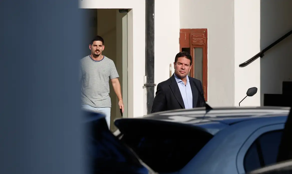 Moraes pede extradição de Alexandre Ramagem após fuga para os EUA