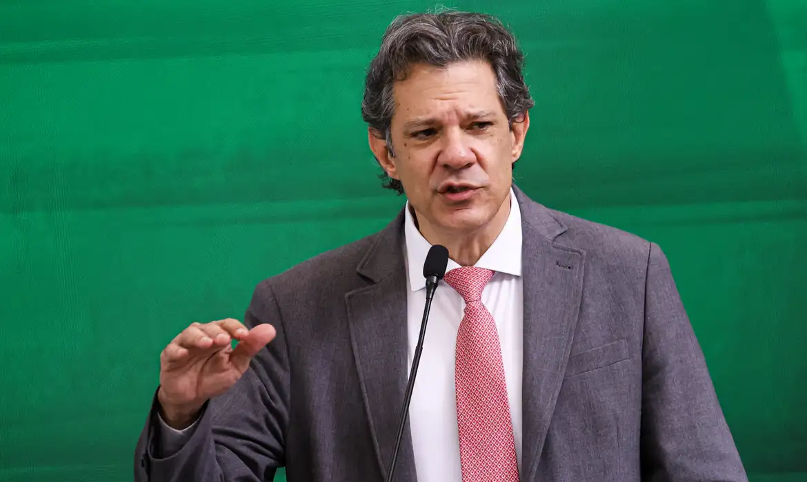Orçamento de 2026 já nasce com lacuna de R$ 20 bi, aponta Haddad