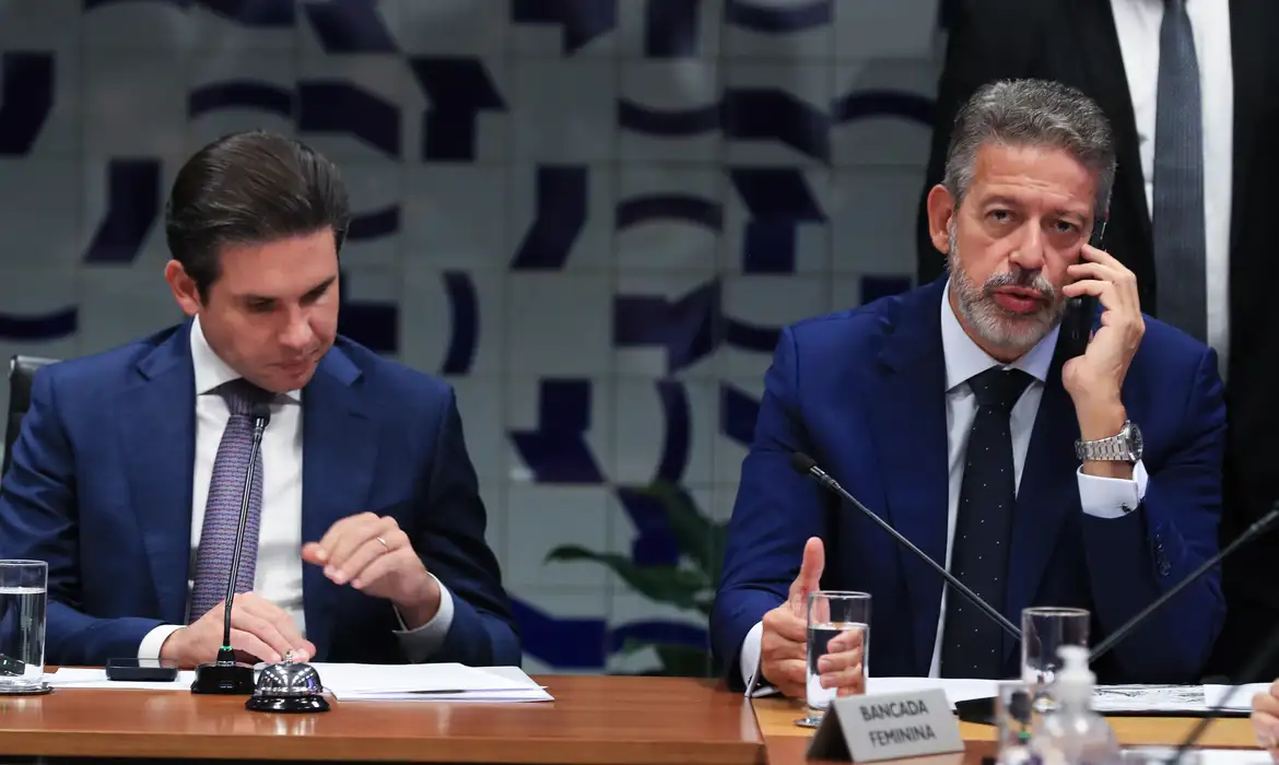 Hugo Motta divulga nota em defesa de ex-assessora de Arthur Lira