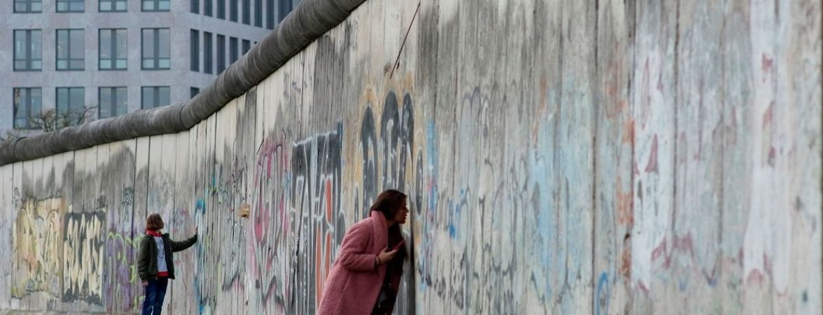 2019-11-08t123949z_857761829_rc207d9qh62v_rtrmadp_3_germany-berlinwall1
