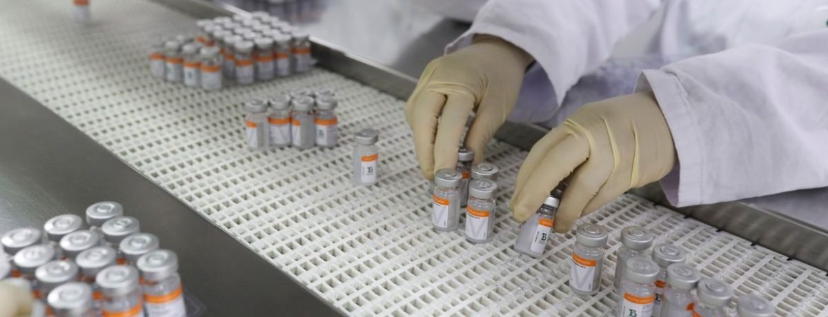 2021-04-14t221614z_1_lynxmpeh3d1i5_rtroptp_4_health-coronavirus-hsbc-hldg