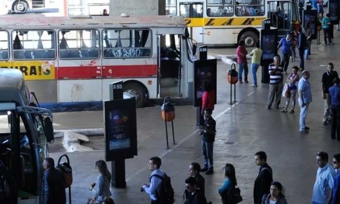 3404240748-rodoviaria-do-plano-piloto-no-df-tinha-onibus-e-vans-nao-regularizados