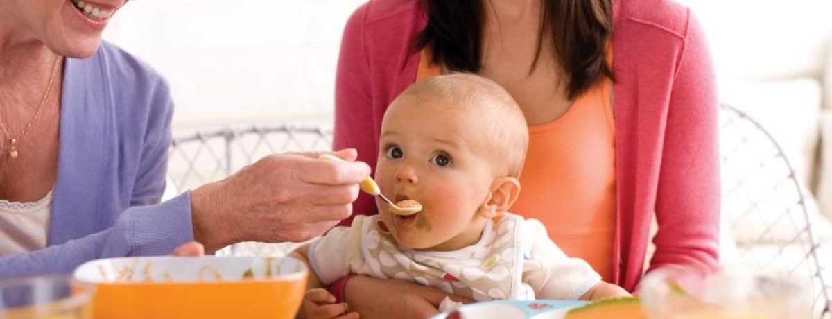 Feeding-baby-homemade-food