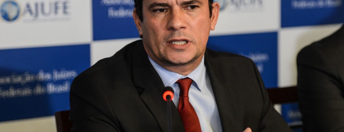 Brasília- DF- Brasil- 07/04/2015-  O juiz federal Sérgio Moro participa de apresentação de um conjunto de medidas contra a impunidade e pela efetividade da Justiça, na sede Associação dos Juízes Federais do Brasil (Fabio Rodrigues Pozzebom/Agência Brasil)