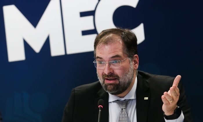 O ministro da Educação, Milton Ribeiro e o presidente do INEP, Danilo Dupas, fazem balanço do Enem 2021