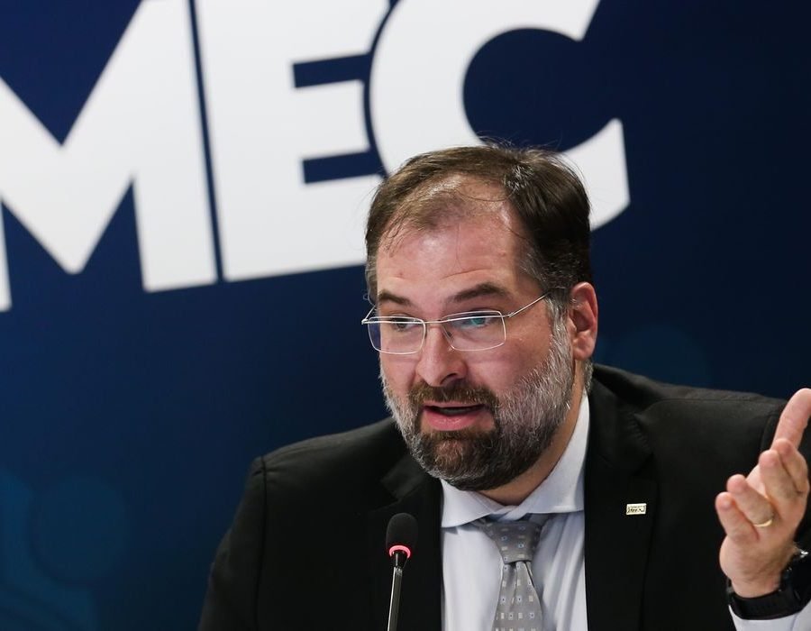 O ministro da Educação, Milton Ribeiro e o presidente do INEP, Danilo Dupas, fazem balanço do Enem 2021