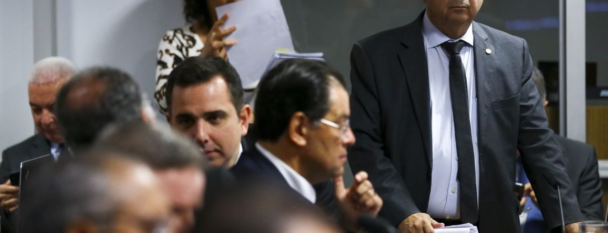 O secretário especial da Previdência, Rogério Marinho, durante sessão da Comissão de Constituição e Justiça do Senado para votação do relatório da Reforma da Previdência.