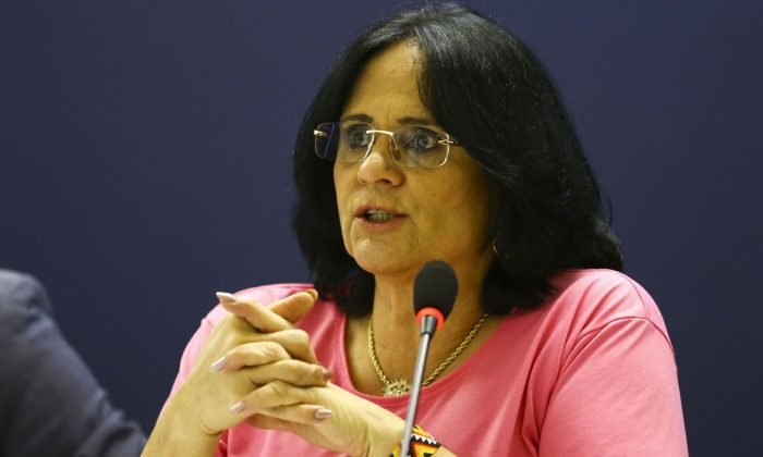 A ministra da Mulher, Família e Direitos Humanos, Damares Alves, durante a apresentação do resultado da Operação Resguardo, ação de combate a crimes de violência contra a mulher do país.