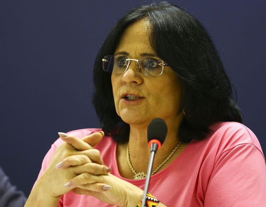 A ministra da Mulher, Família e Direitos Humanos, Damares Alves, durante a apresentação do resultado da Operação Resguardo, ação de combate a crimes de violência contra a mulher do país.