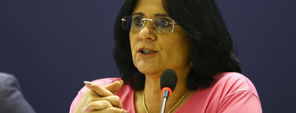 A ministra da Mulher, Família e Direitos Humanos, Damares Alves, durante a apresentação do resultado da Operação Resguardo, ação de combate a crimes de violência contra a mulher do país.