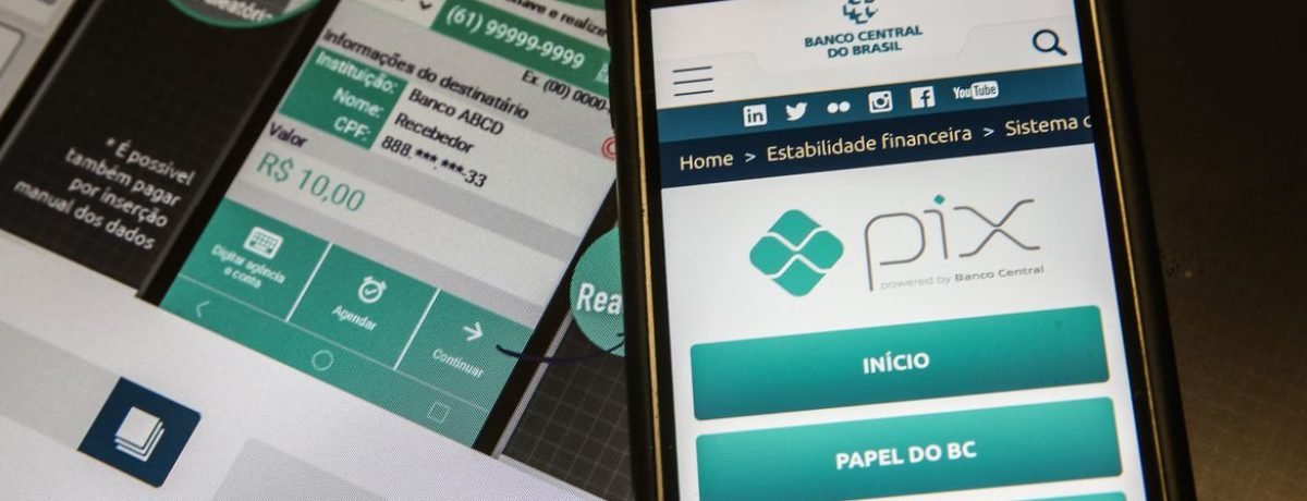 Pix é o pagamento instantâneo brasileiro. O meio de pagamento criado pelo Banco Central (BC) em que os recursos são transferidos entre contas em poucos segundos, a qualquer hora ou dia. É prático, rápido e seguro.