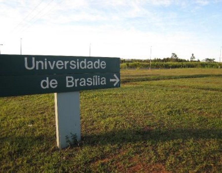 unb-placa_fOLHA DE BRASÍLIA